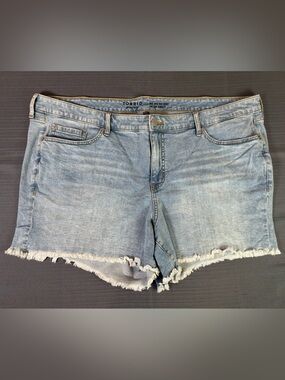 Torrid Mid-Rise Mid Shorts Women’s Plus Size 24 Light Wash Frayed Hem Denim